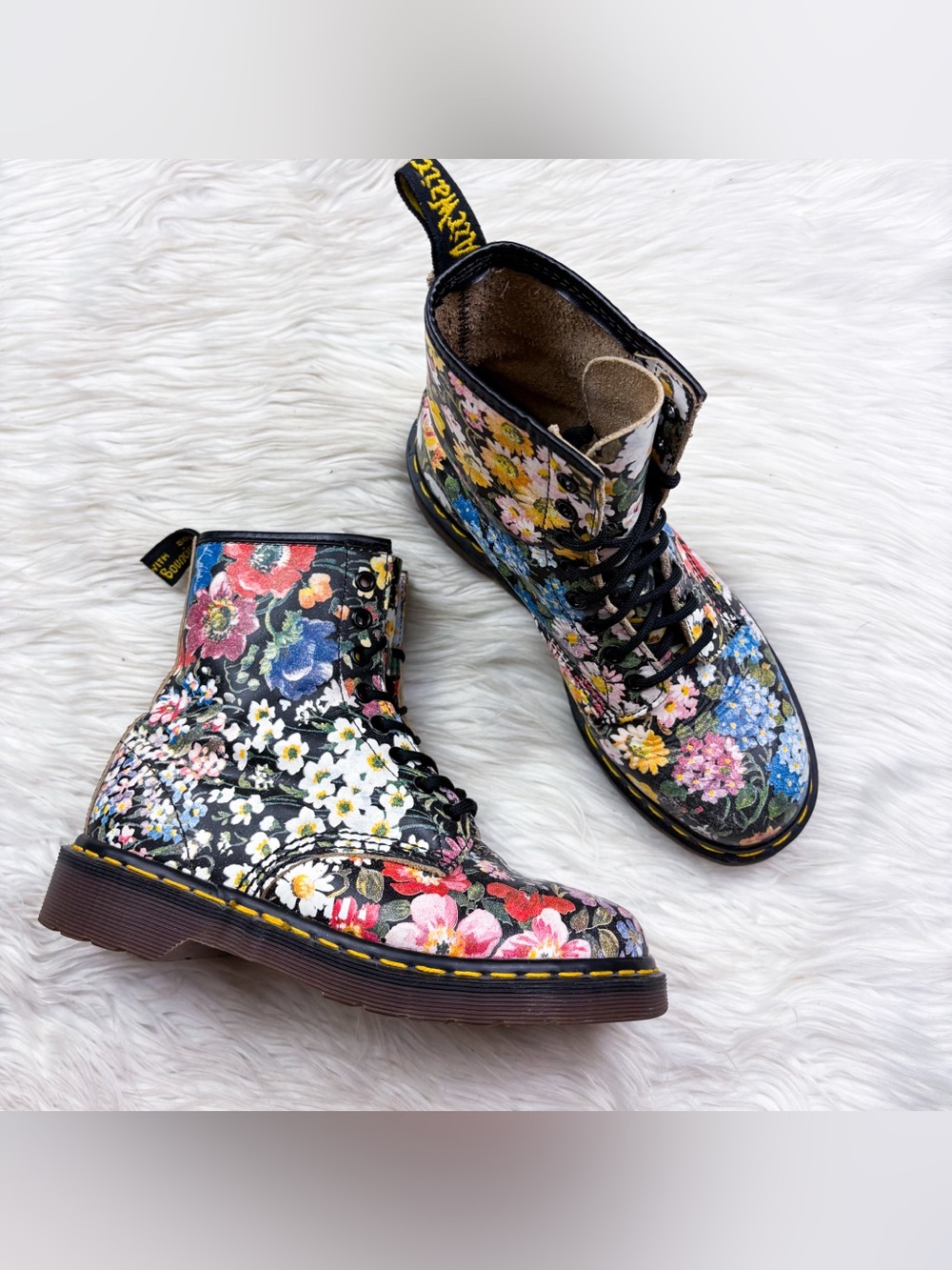 Dr. Martens Made in England 90s Sienna Miller Wanderlust Floral 1460 Pascal Boot - Picture 2 of 12